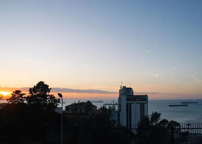 Stylish Triplex In The Heart Of Izmir