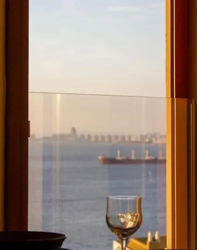 Апартаменты Stylish Triplex In The Heart Of