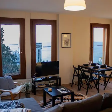 Апартаменты Stylish Triplex In The Heart Of